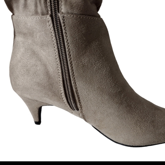 Qupid Faux Suede Slouch Boots NWOT - Picture 6 of 10